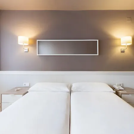 Paral-lel Hotel 2*