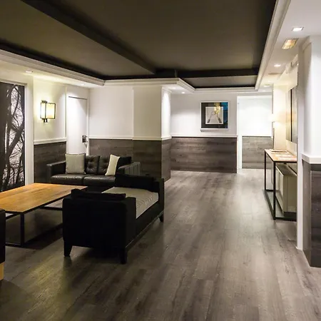 Paral-lel Hotel