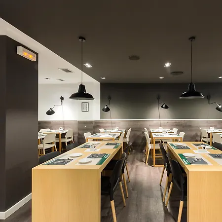 Hotel Paral-lel 2*