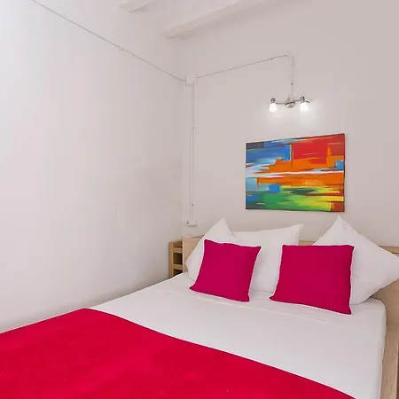 Hotel Paral-lel 2*