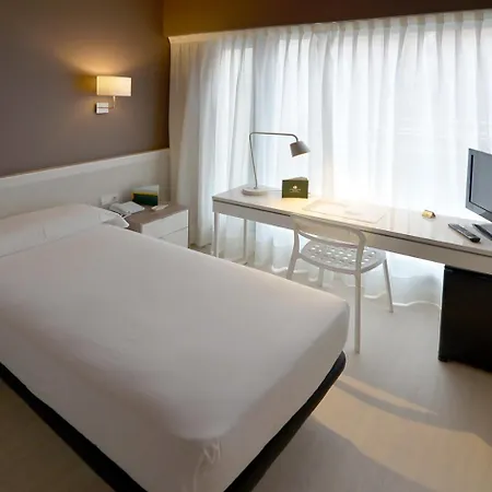 Paral-lel Hotel