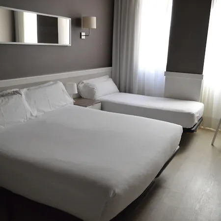 Paral-lel Hotel 2*