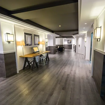 Paral-lel Hotel 2*